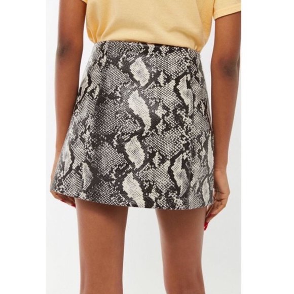 UO Siren Snake Print Snap Front Mini Skirt Size S - Picture 10 of 10